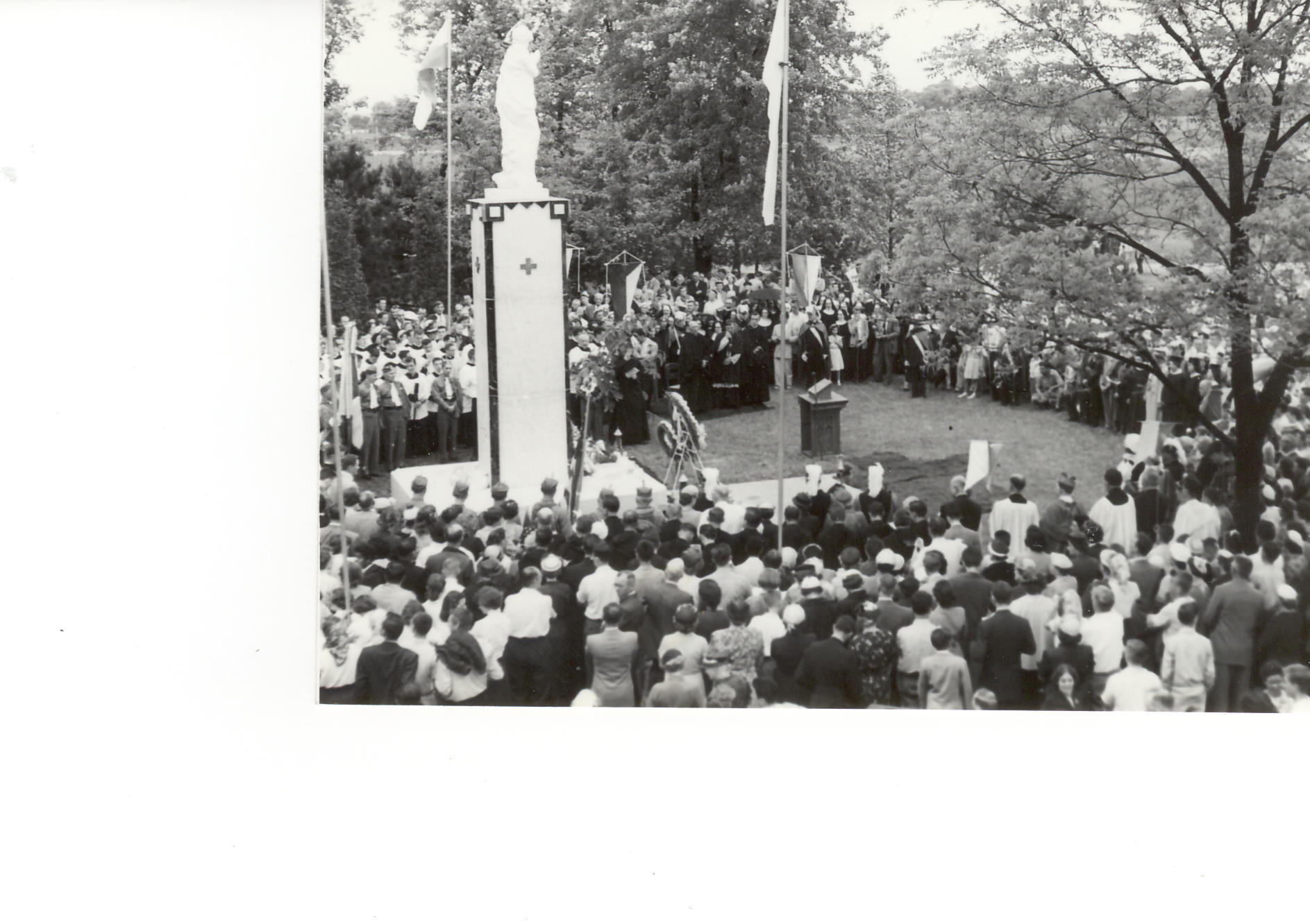 pm-z-exilu-lisle-slavnost-privitani-sochy-1995-2.jpg