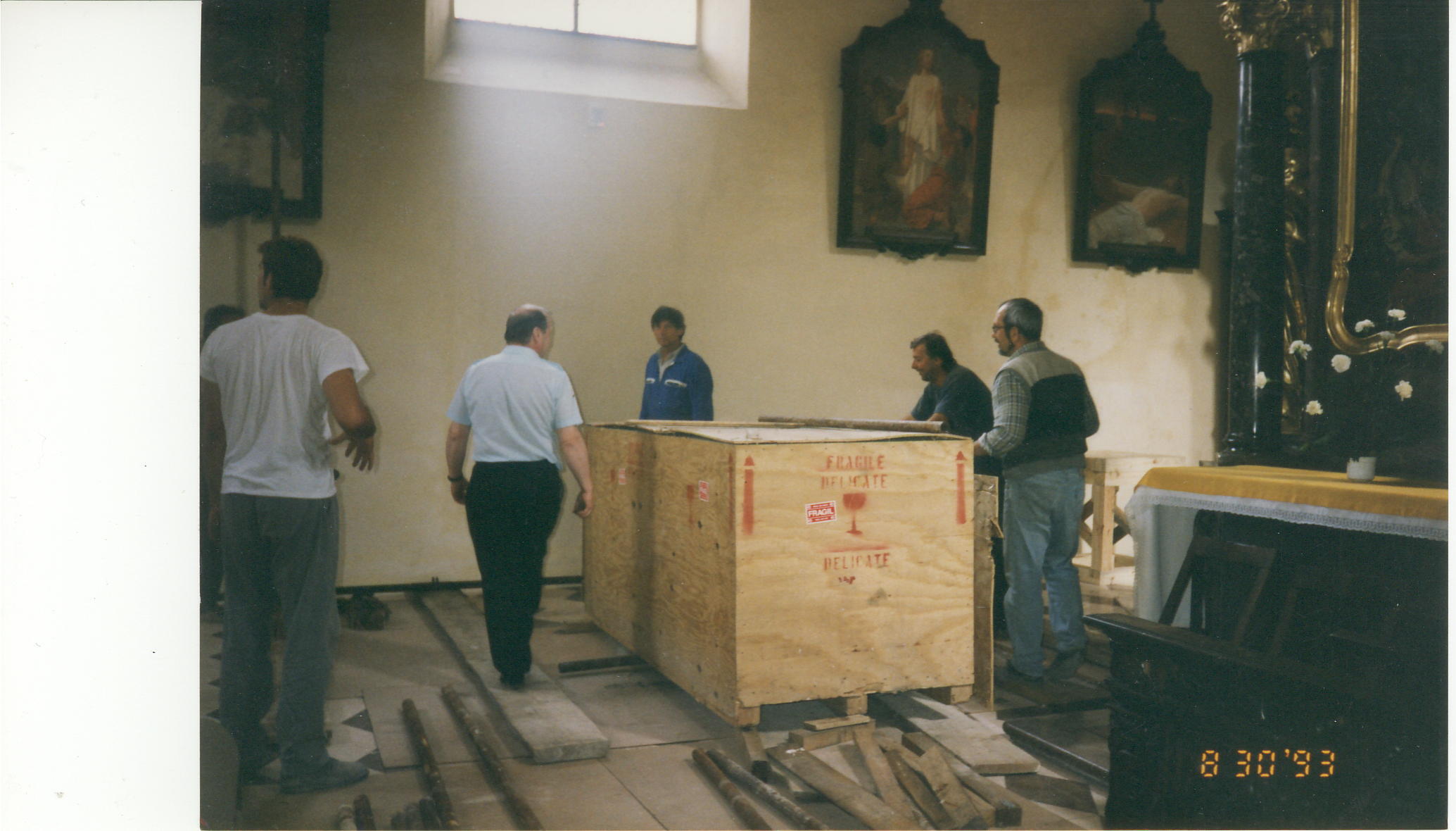 pm-z-exilu-neotevrena-tr.-bedna-basilika-1993.jpg