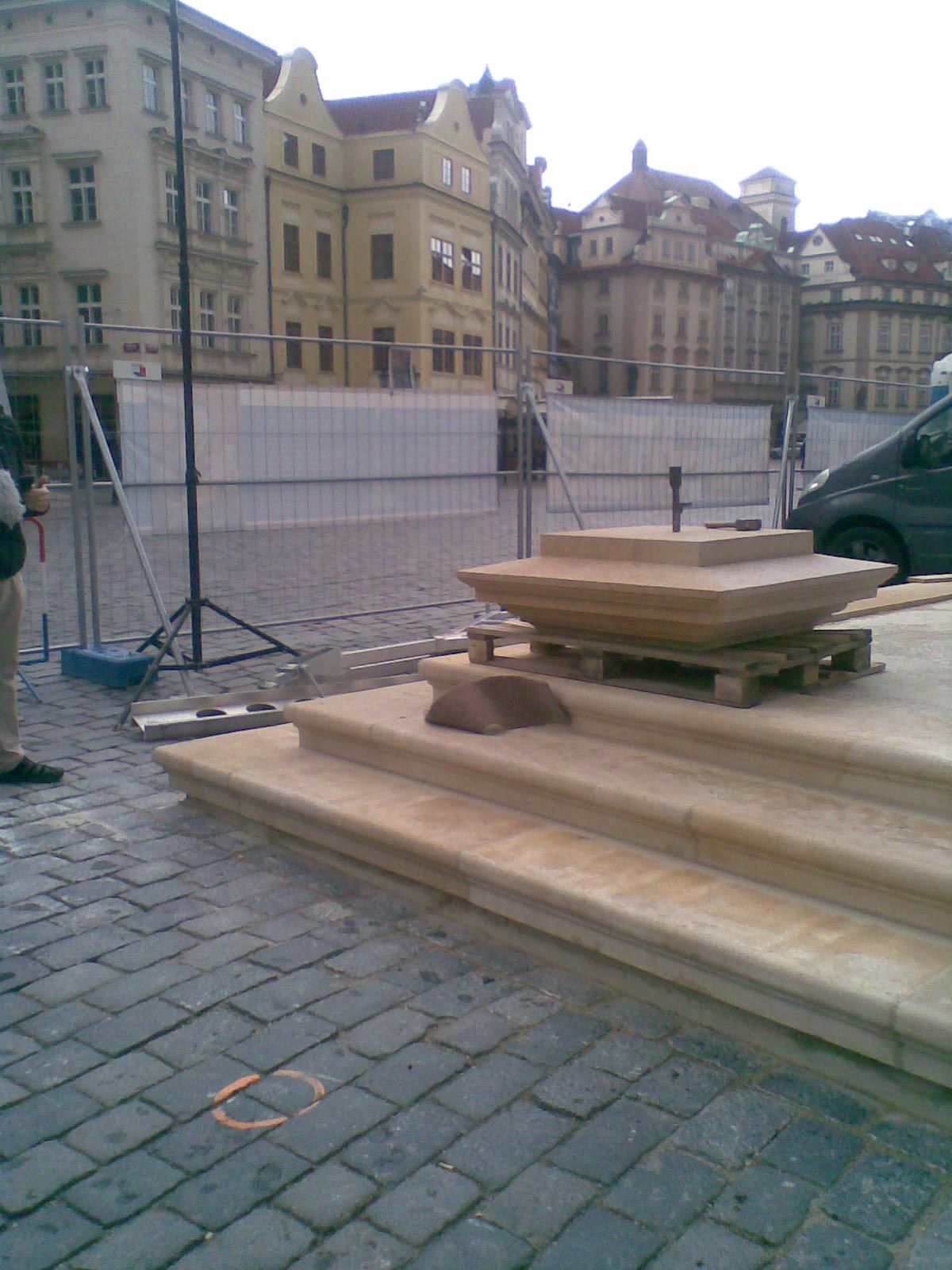sanktuar---vrchni-cast_podstavec-pro-alegorii-zapasu-andelu.jpg